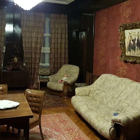 Shirim Guesthouse Zugdidi ภายนอก รูปภาพ